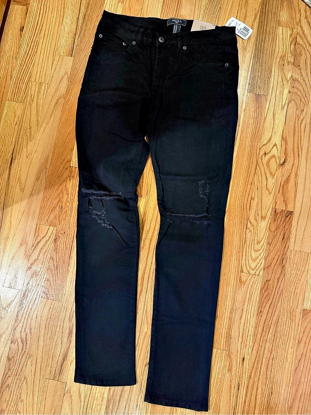 Forever 21 Mid Rise Slim Hip Slim Leg Black Skinny Jeans Waist 30 NWT